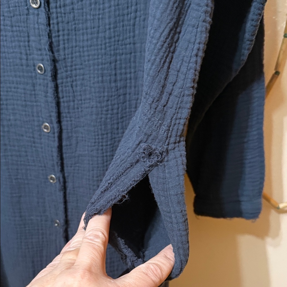 Chic Blue Button-Front Tunic - Picture 4 of 8